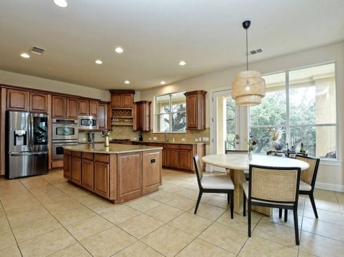 2201 Demona Dr, Austin TX  78733-1689 exterior