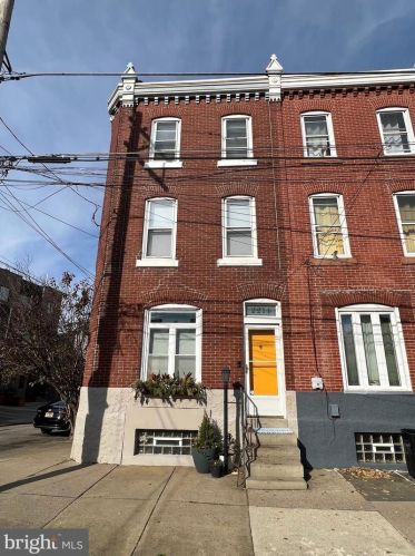 2214 Cedar St, Philadelphia PA  19125-2932 exterior