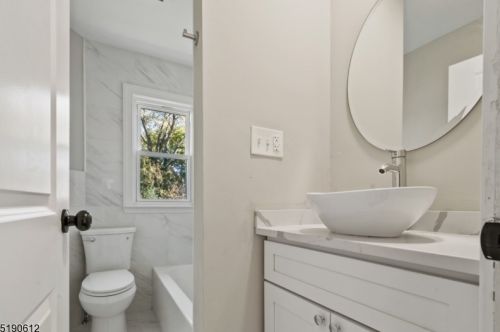 110 Northfield Ave, Town Center NJ  07052-5319 exterior