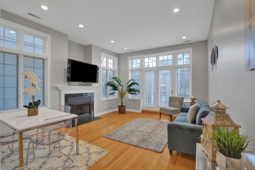 1903 Armitage Ave, Chicago, IL 60622-1031