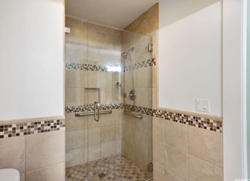 2088 Jordan Villa Dr, Taylorsville UT 84088-6703 exterior