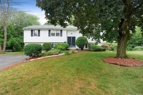 97 Patriot Rd, Windsor, CT 06095-3841