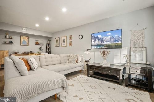 2020 Flowering Tree Ter, Silver Spring MD 20902-5815 exterior