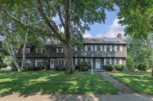 226 Blueberry Hill Rd, Springfield MA 01106-1604 exterior