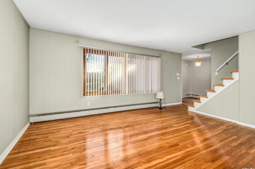 57 Arcadia Dr, Huntington Station NY 11746-6935 exterior