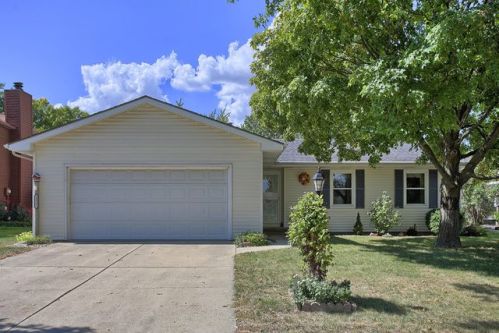 2317 Clover Ln, Champaign IL  61821-5449 exterior