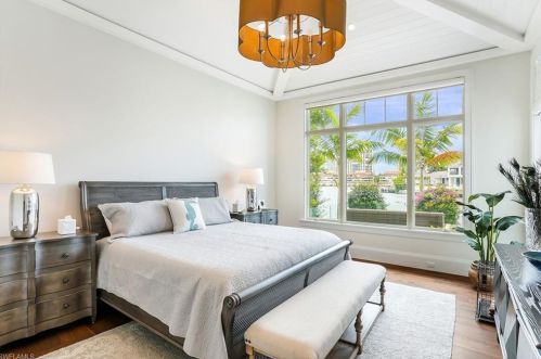 4215 Crayton Rd, Naples FL 34103-8524 exterior