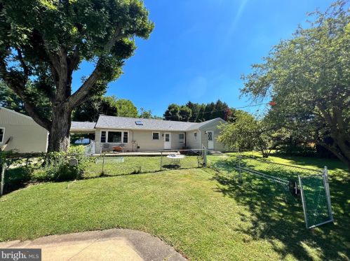 1080 Byberry Rd, Huntingdon Valley PA  19006-3815 exterior