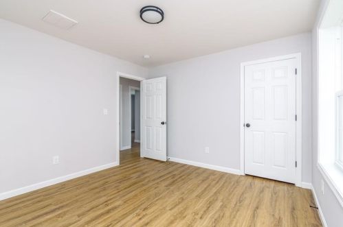 84 Glenham St, Providence RI 02907-1247 exterior