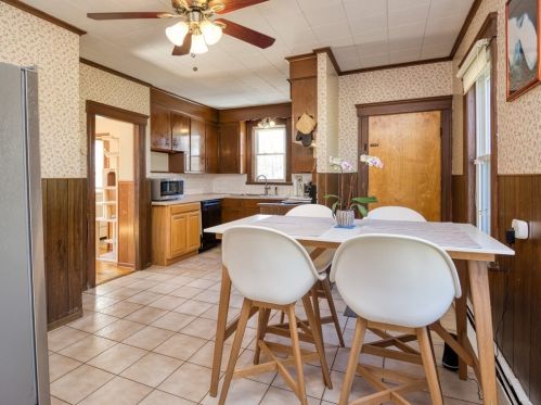 34 Mountain St, Worcester MA  01606-1412 exterior