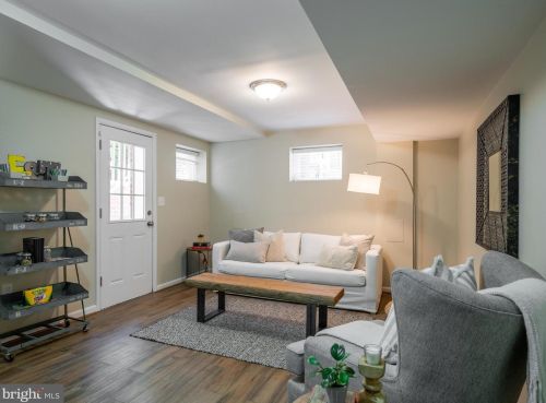 303 Raymond Ave, Alexandria VA 22301-1038 exterior