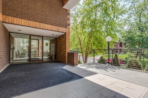 5742 5th Ave, Pittsburgh PA  15232-2729 exterior