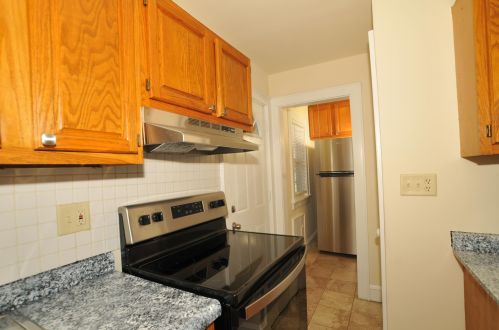 407 61st St, Milwaukee, WI 53213-4124