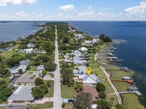 3010 Newfound Harbor Dr, Merritt Island FL 32952-2624 exterior
