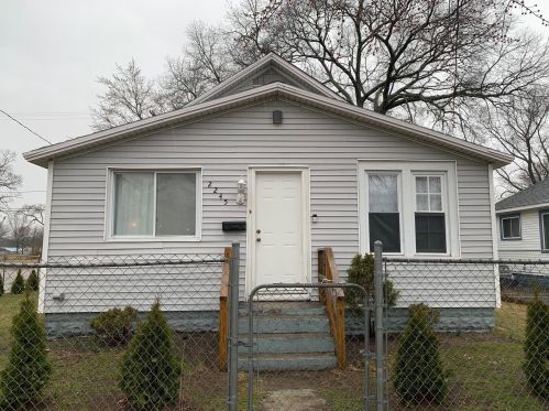 2245 7th St, Meskegon, MI 49444-1413