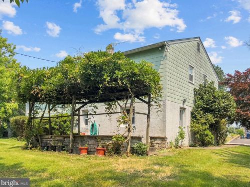 336 Ainslie Rd, Huntingdon Valley PA 19006-8701 exterior