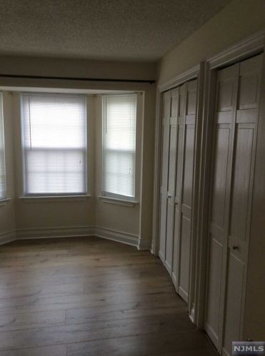 620 Plum Ter, Mahwah NJ  07430-3441 exterior