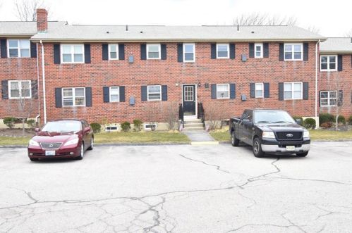 70 Carroll Ave, Middletown RI 02840-6441 exterior