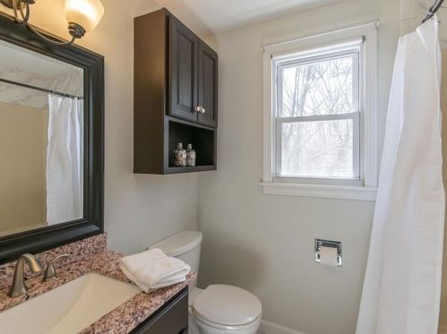 19 Quinnehtuk Rd, Springfield MA 01106-2911 exterior