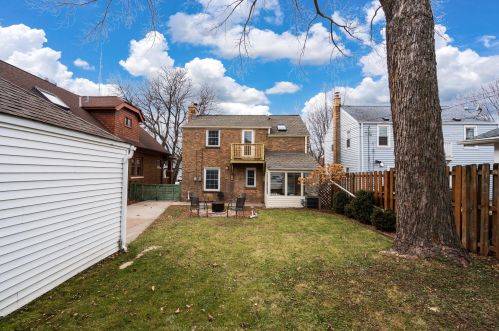 4234 Larkin St, Milwaukee WI 53211-1558 exterior