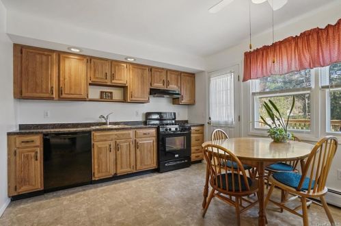 19 Badami Dr, Middletown NY 10941-1238 exterior