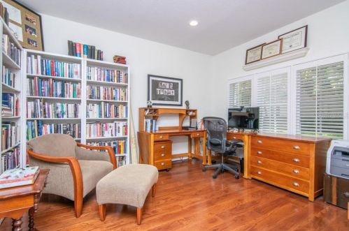 4949 Bayshore Blvd, Tampa FL 33611-3851 exterior