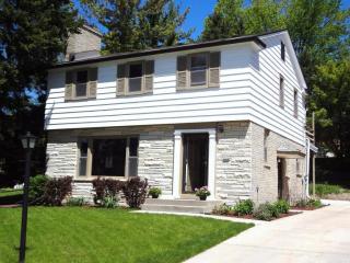 10034 Keefe Ave, Milwaukee WI  53222-2403 exterior