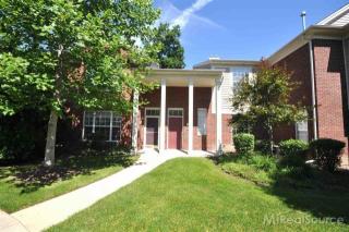 1647 Deepwood Cir, Rochester, MI 48307-6097