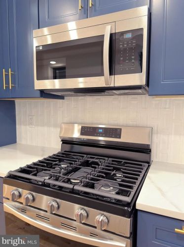 1639 Jackson St, Philadelphia PA 19145-3617 exterior