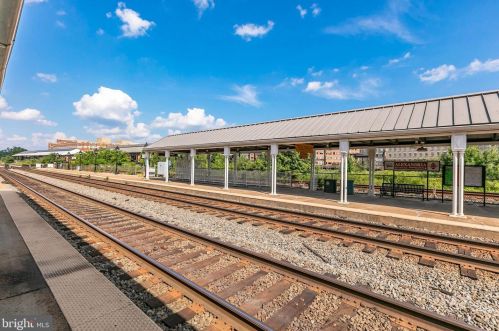 1801 Commonwealth Ave, Alexandria VA 22301-1403 exterior