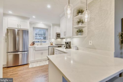 207 Burgess Ave, Alexandria VA 22305-1903 exterior