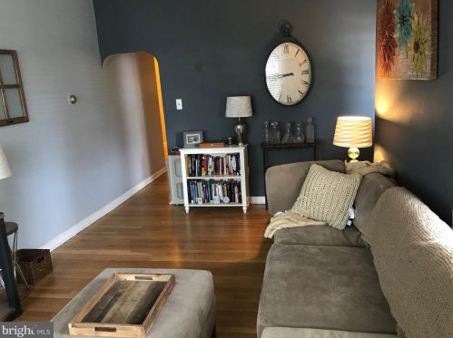 113 Walnut Ave, Ardmore PA 19003-2104 exterior