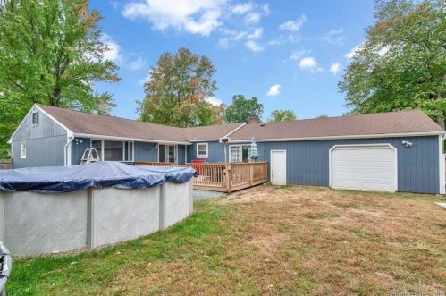 21 Betty Rd, Enfield CT 06082-2624 exterior