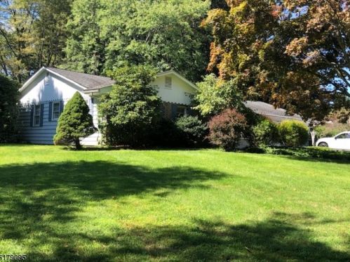 7 Brantwood Ter, Hackettstown, NJ 07840-4101