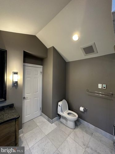 2269 Pne Rd, Huntingdon Valley PA 19006-4028 exterior