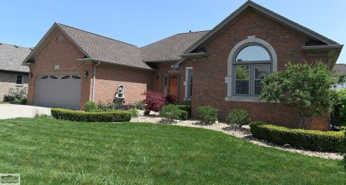 48696 Elmhurst Dr, Macomb Township, MI 48044-5509