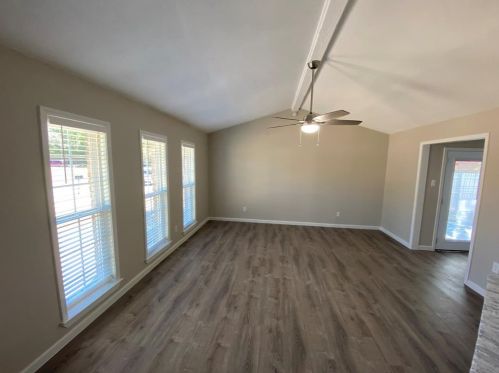 7304 Cloverglen Dr, Dallas TX  75249-1437 exterior