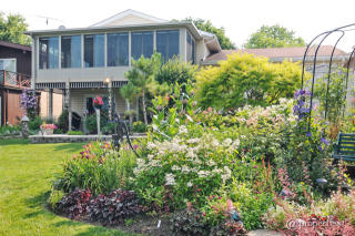 37 Shore Dr, Volo, IL 60030-1528