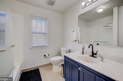 1930 Franklin St, Philadelphia PA 19122-1308 exterior