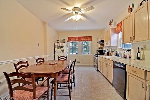 405 Pleasant Run Rd, Branchburg NJ 08853-4188 exterior