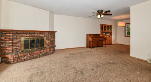 6282 Ester Pl, Milwaukee, WI 53223-2841