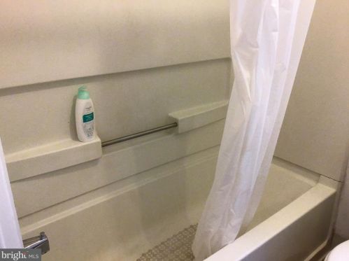 2790 Constitution Rd, Camden NJ 08104-2985 exterior