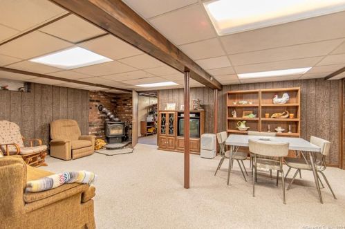 11 Stony Brk Rd, Enfield CT 06082-4025 exterior