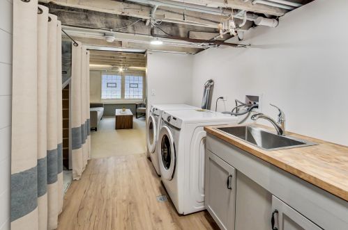 2779 Kenmore Ave, Chicago IL  60614-1305 exterior