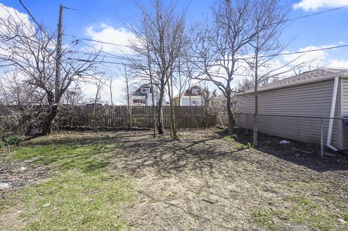 1821 11 Ave, Broadview IL 60153-3109 exterior