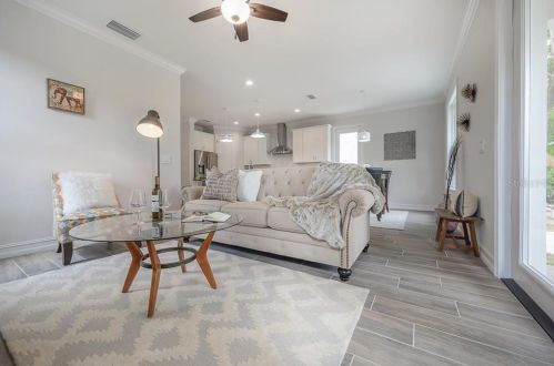 305 Hanna Ave, Tampa FL  33604-6633 exterior