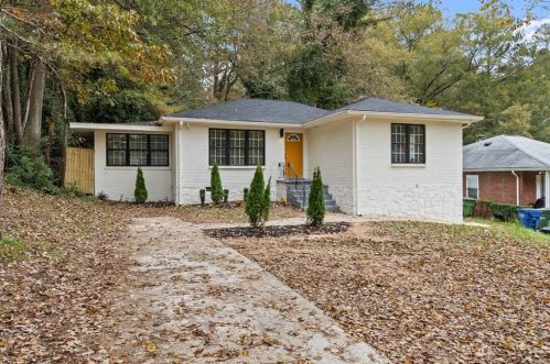 1881 Bayberry Dr, Atlanta, GA 30311-3405