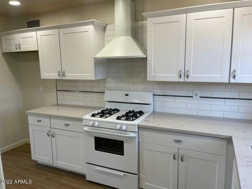 2041 16 Ave, Phoenix AZ 85021-5411 exterior