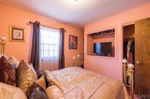 2350 Plainfield Ave, Piscataway NJ 08854-4045 exterior