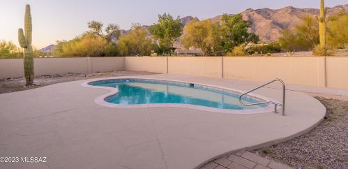 5862 Camino Arenosa, Tucson AZ  85718-4650 exterior